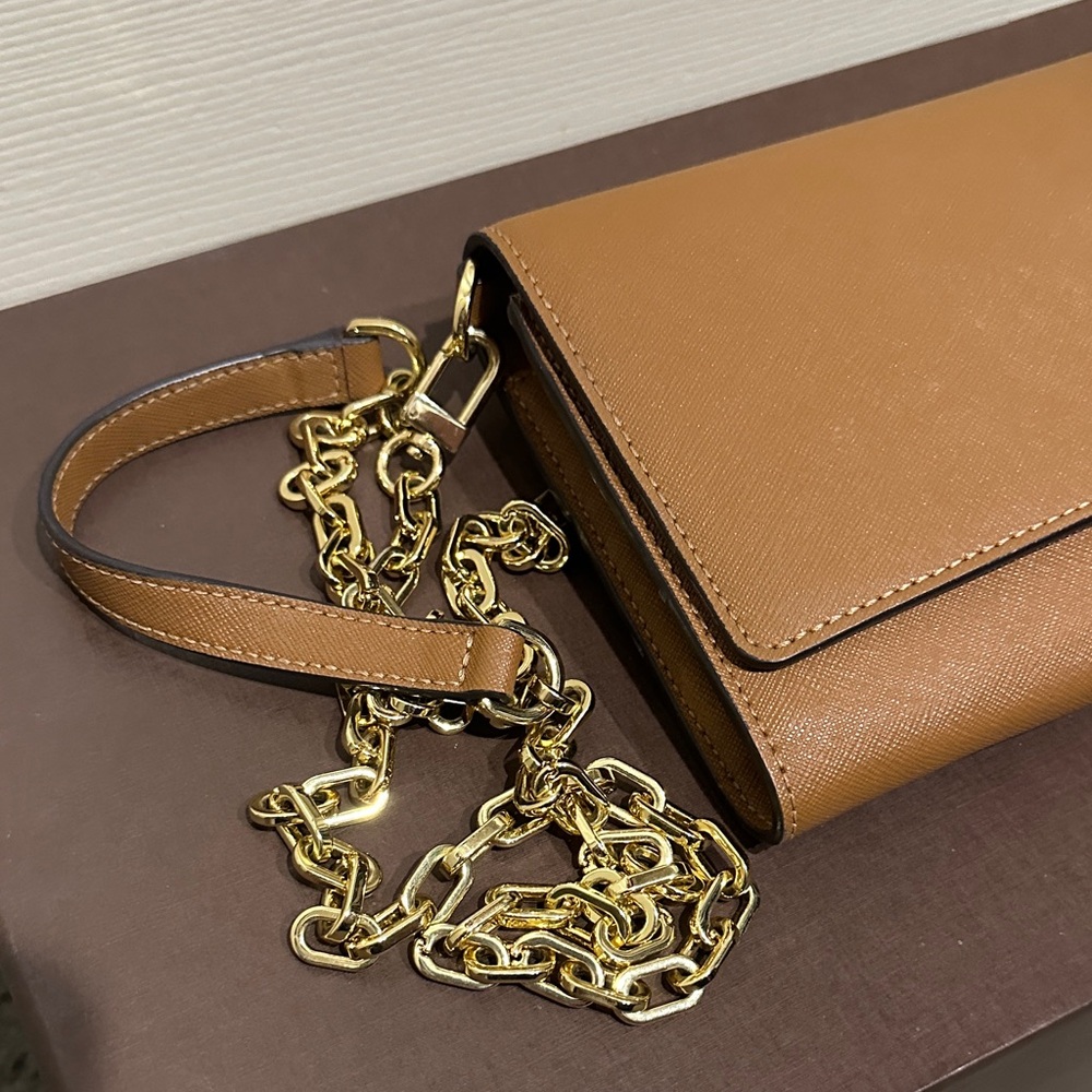 Tory Burch Robinson chain  Wallet - Picture 3 of 3